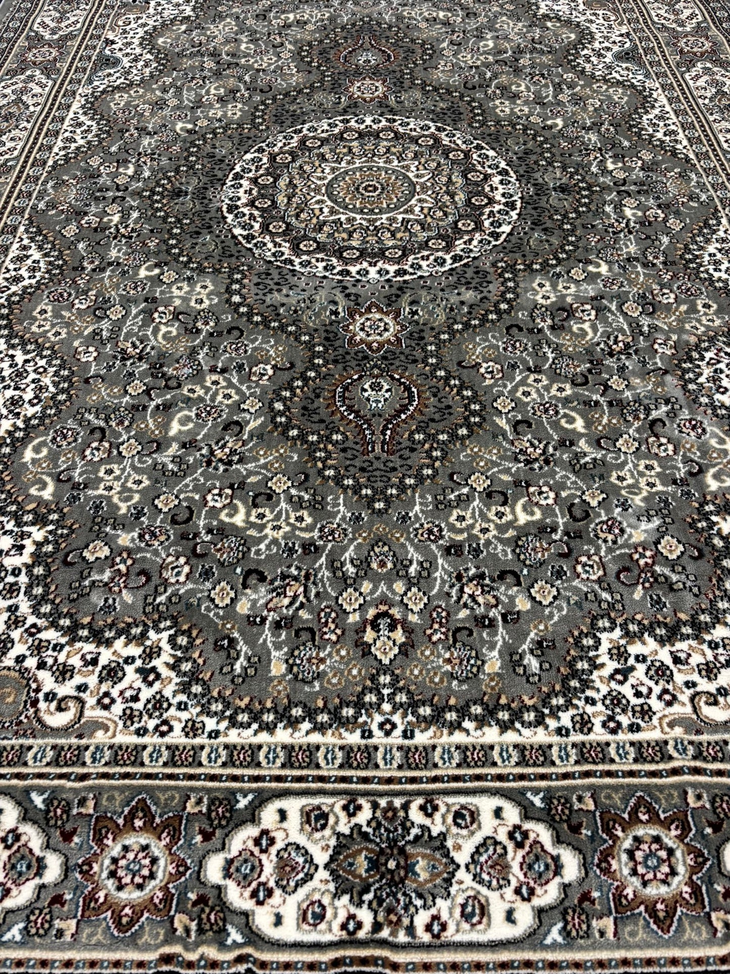 Traditional Turkish Grey Area Rug – Medallion Pattern