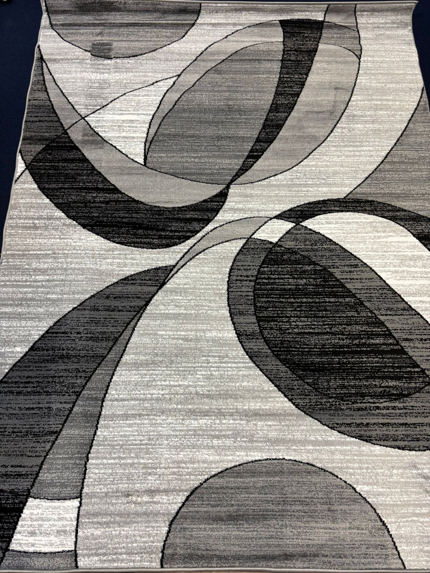 Modern Black & Gray Oval Geometric Area Rug – Stylish Contemporary Design