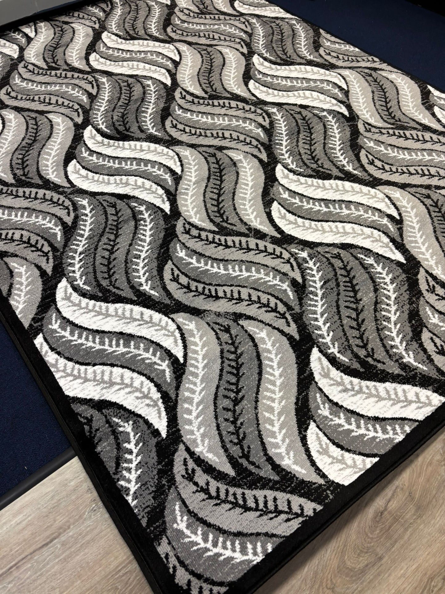 Modern Leaf Pattern Grey & Black Area Rug