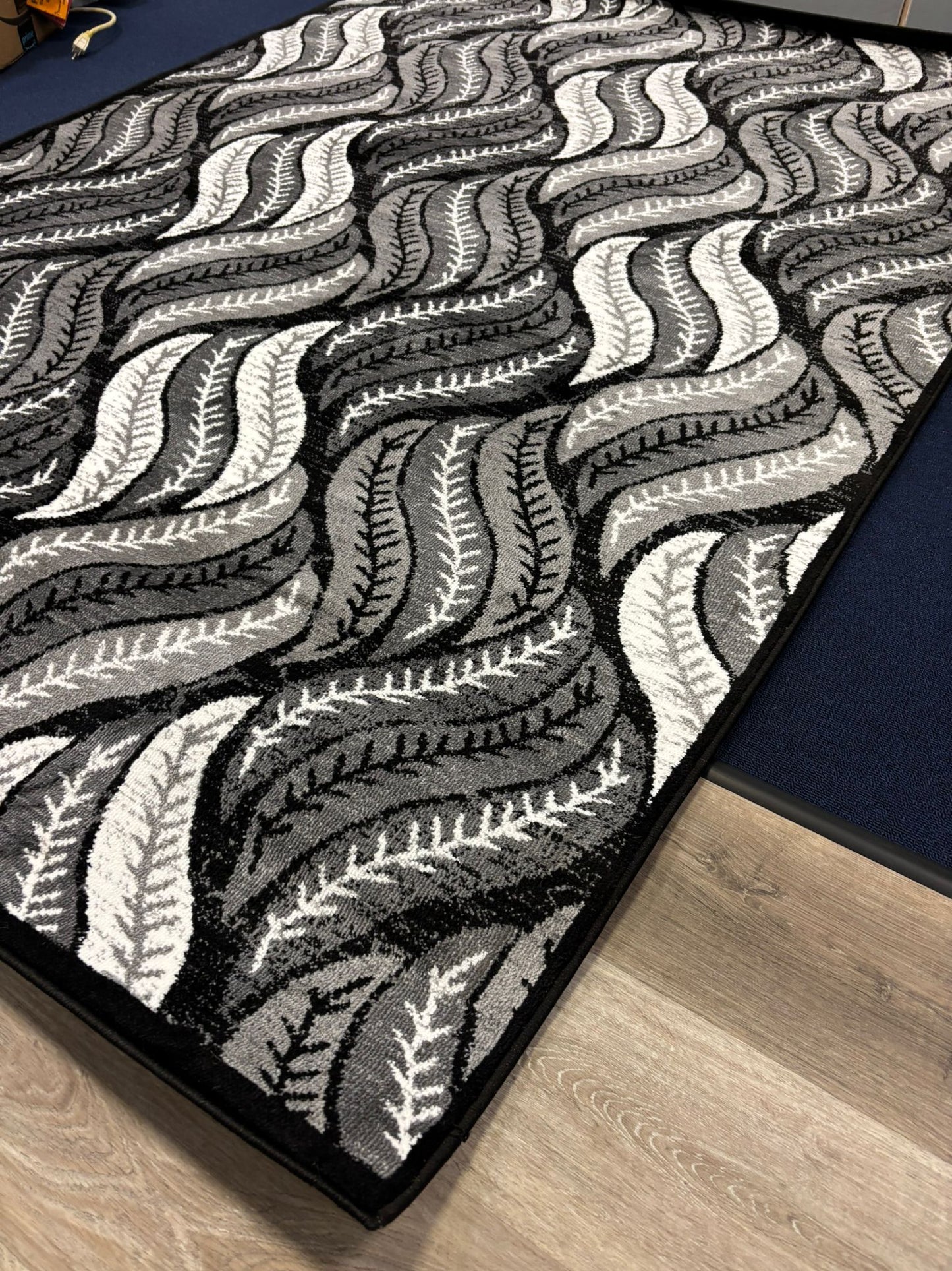 Modern Leaf Pattern Grey & Black Area Rug