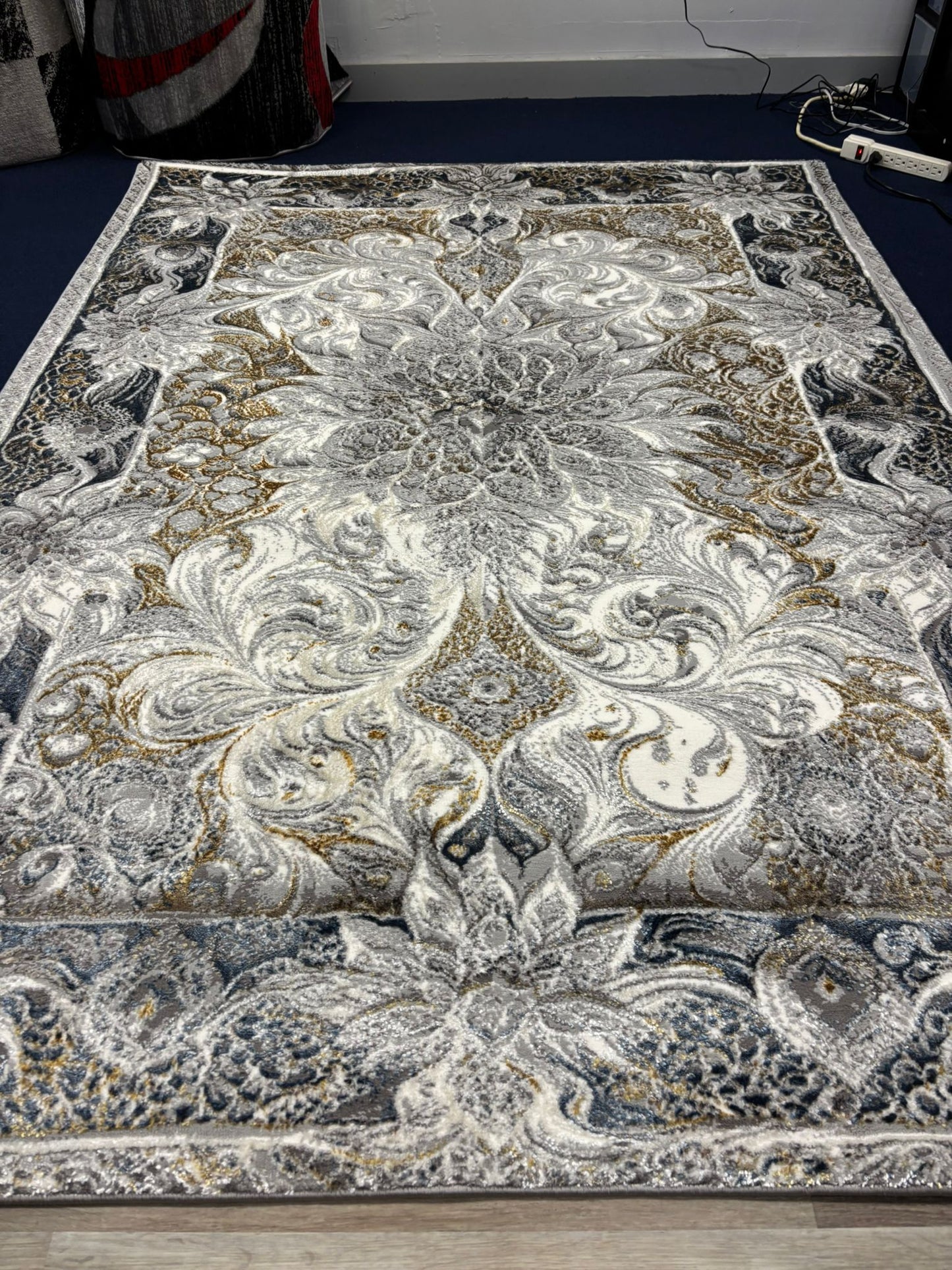 Luxury Classic Pattern Grey and Gold Area Rug – Elegant Modern Home Décor
