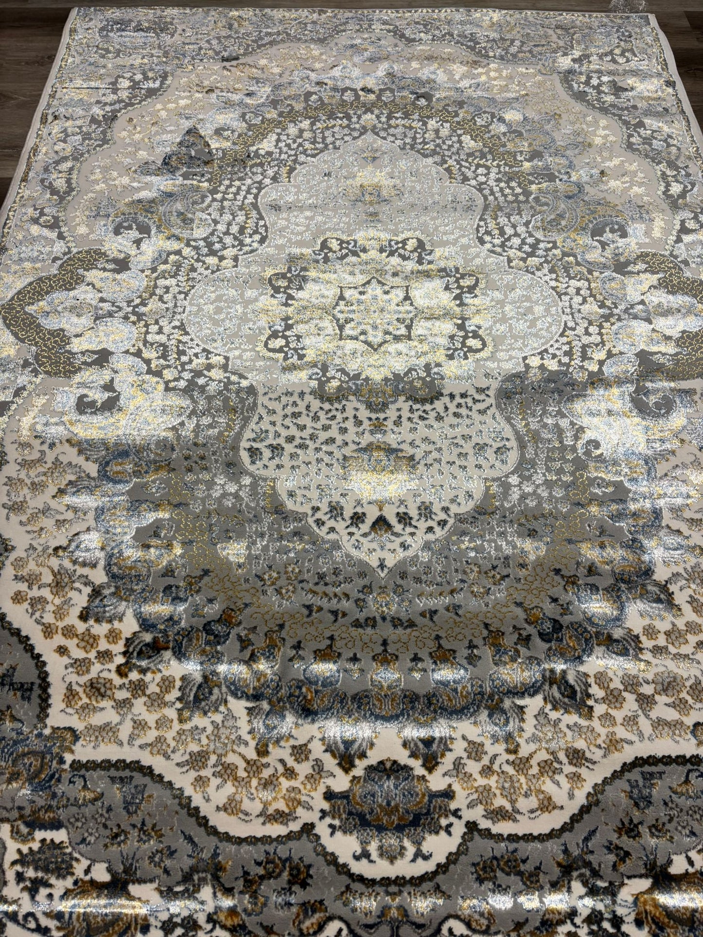 Persian Medallion Rug in Grey, Ivory & Gold – Classic Traditional Area Rug | Luxury Look