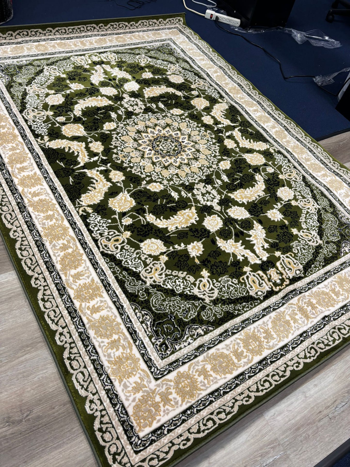 Persian Style Green Medallion Rug – Elegant Floral Design in Ivory & Gold | Classic Luxury Area Rug | Free USA Shipping