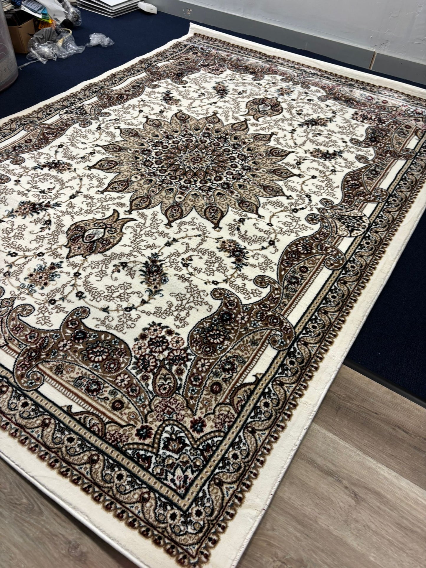 Cream Traditional Medallion Rug
