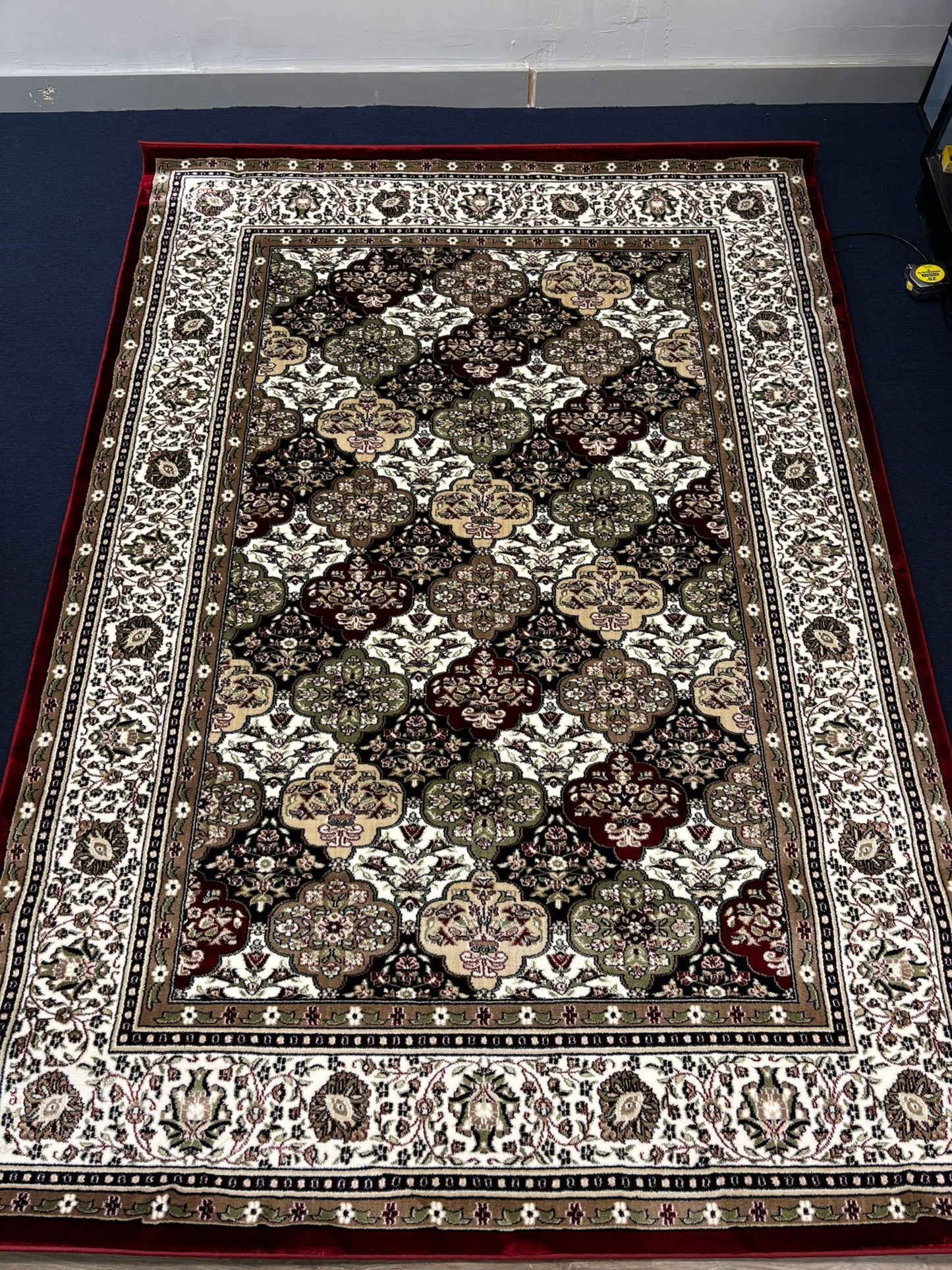 Traditional Turkish Area Rug – Floral Repeating Pattern