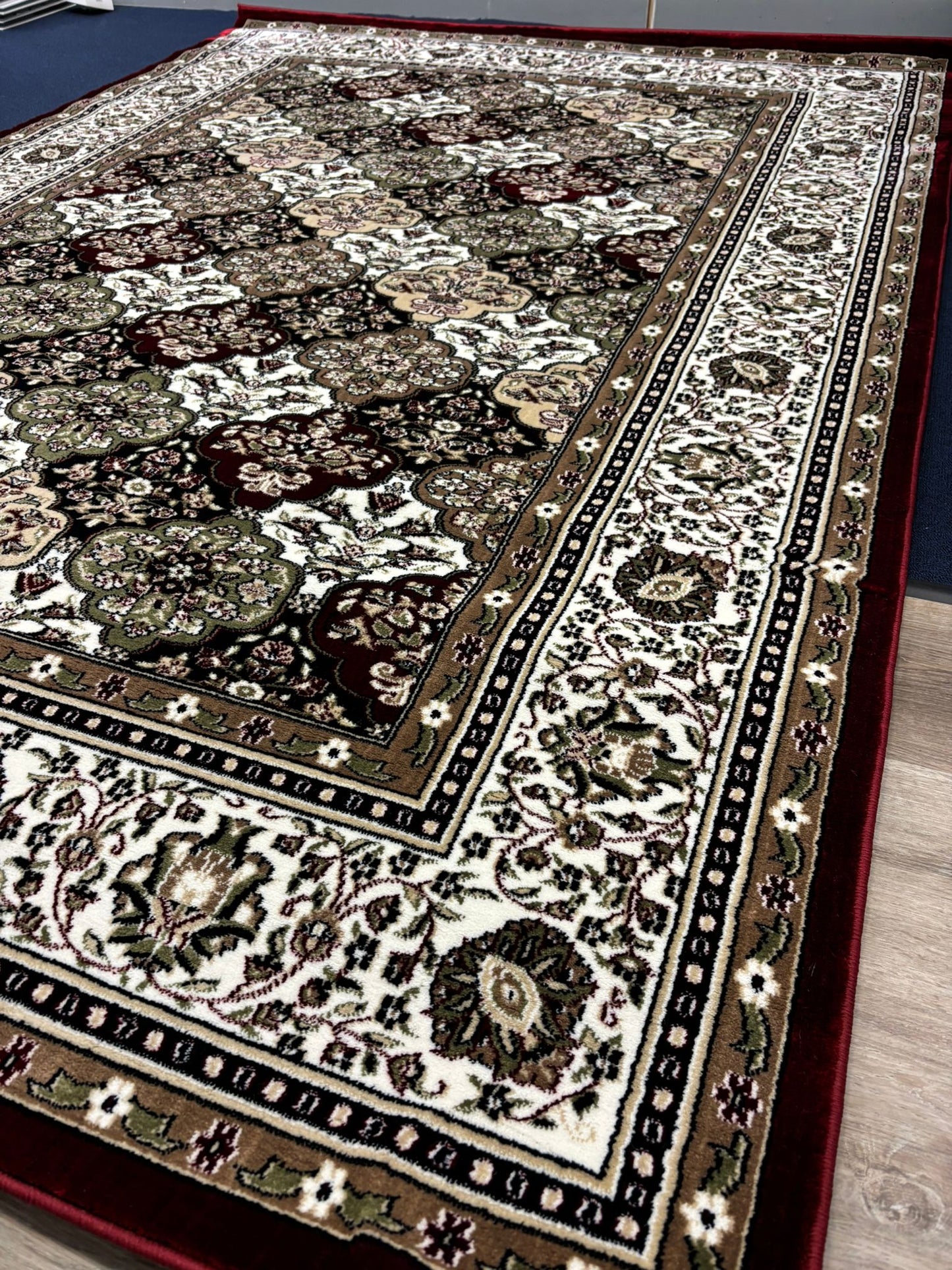 Traditional Turkish Area Rug – Floral Repeating Pattern