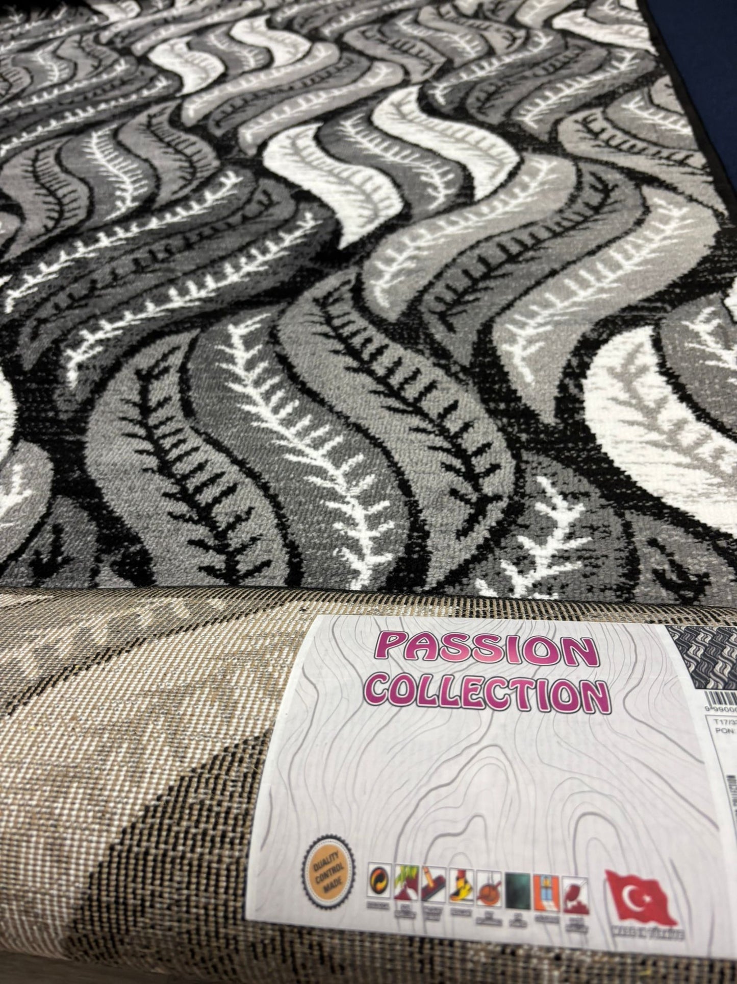 Modern Leaf Pattern Grey & Black Area Rug