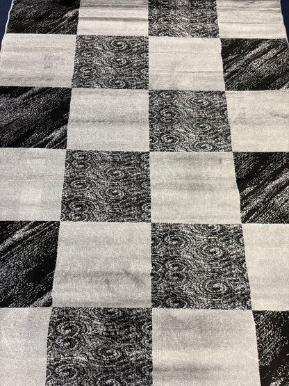 Monochrome Checkered Pattern Rug – Black & White Contemporary Carpet