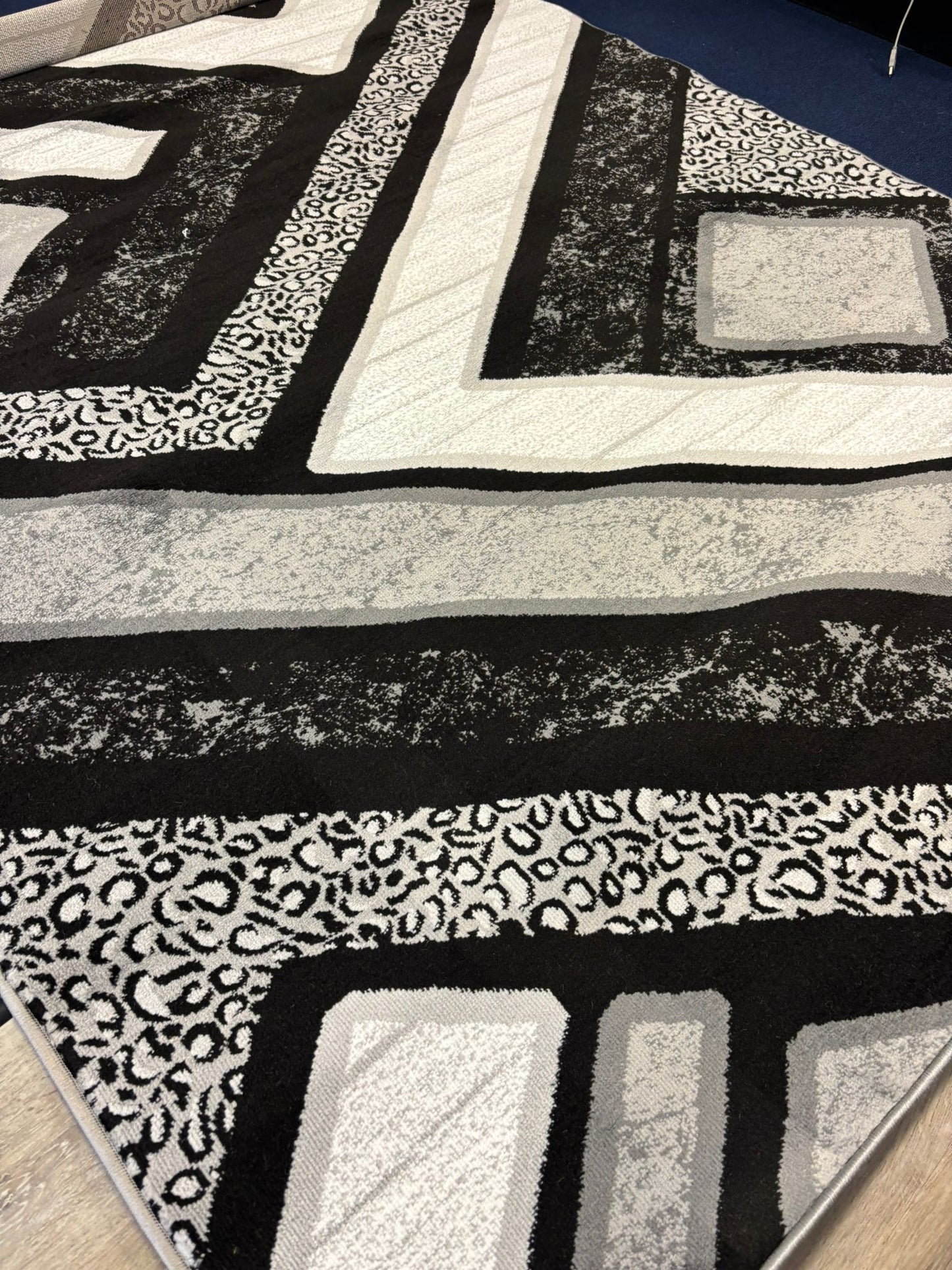 Modern Geometric Black & Grey Rug – Animal Print Accent Carpet
