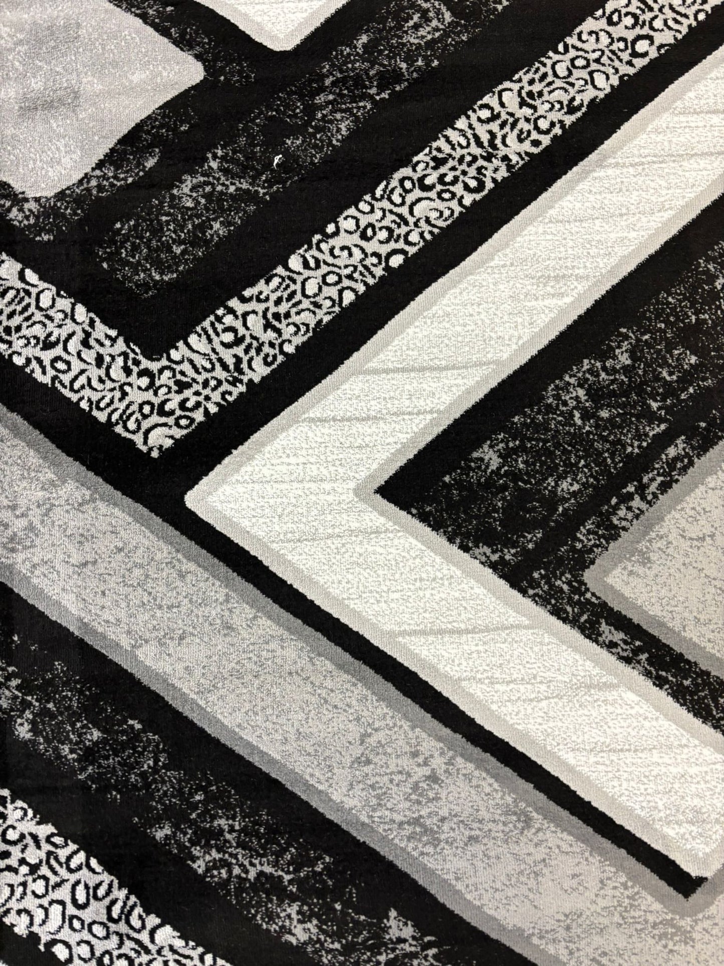 Modern Geometric Black & Grey Rug – Animal Print Accent Carpet