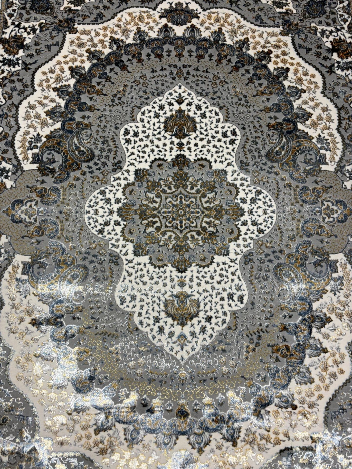 Persian Medallion Rug in Grey, Ivory & Gold – Classic Traditional Area Rug | Luxury Look