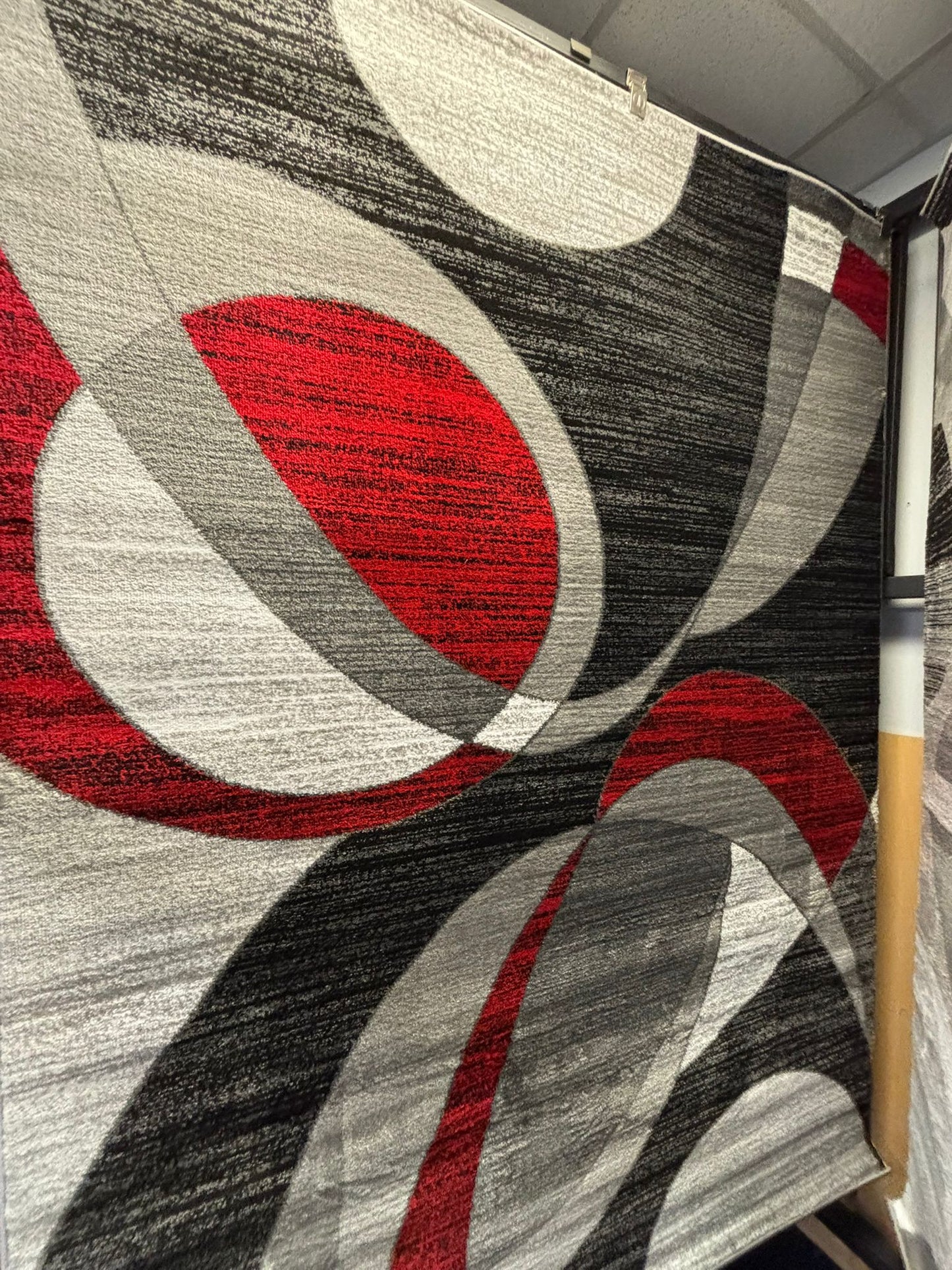 Red & Black Modern Swirl Area Rug – Eye-Catching Abstract Carpet